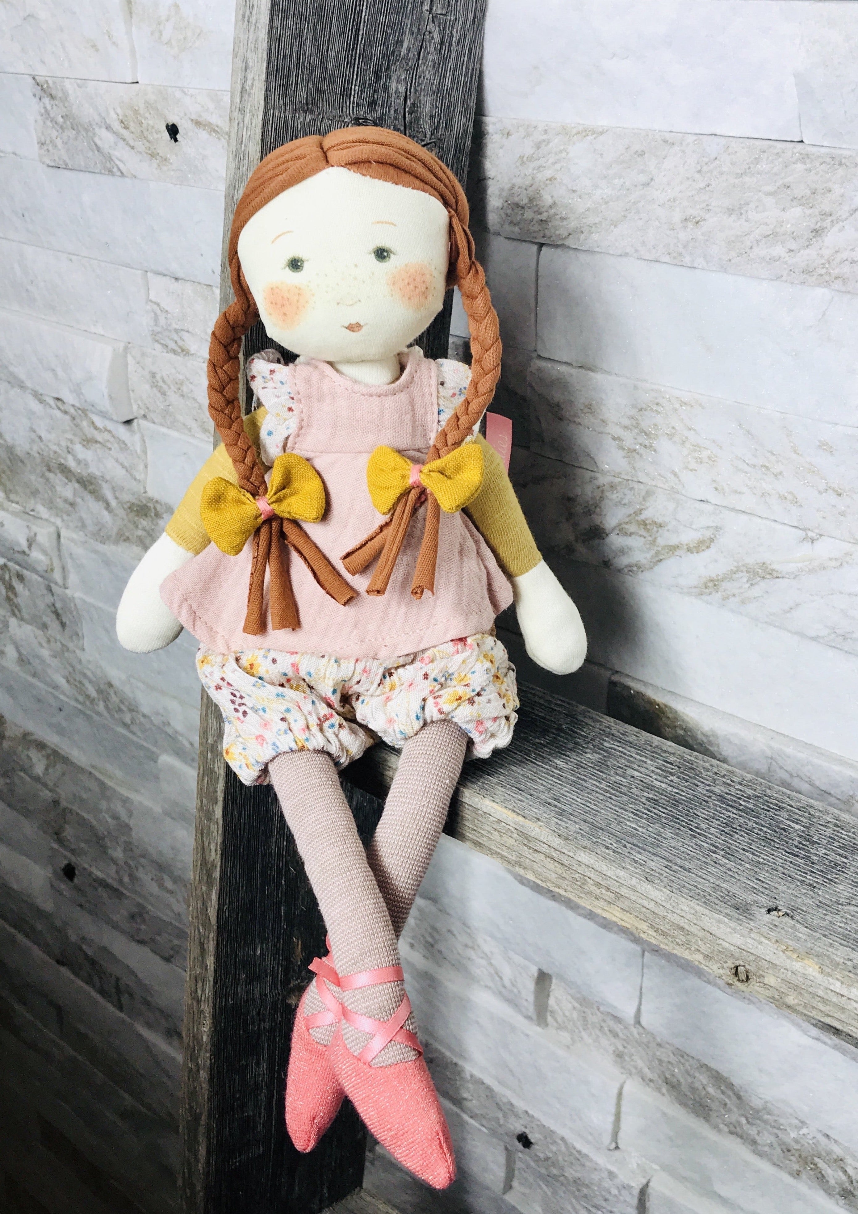 Les Rosalies Fleur Rag Doll