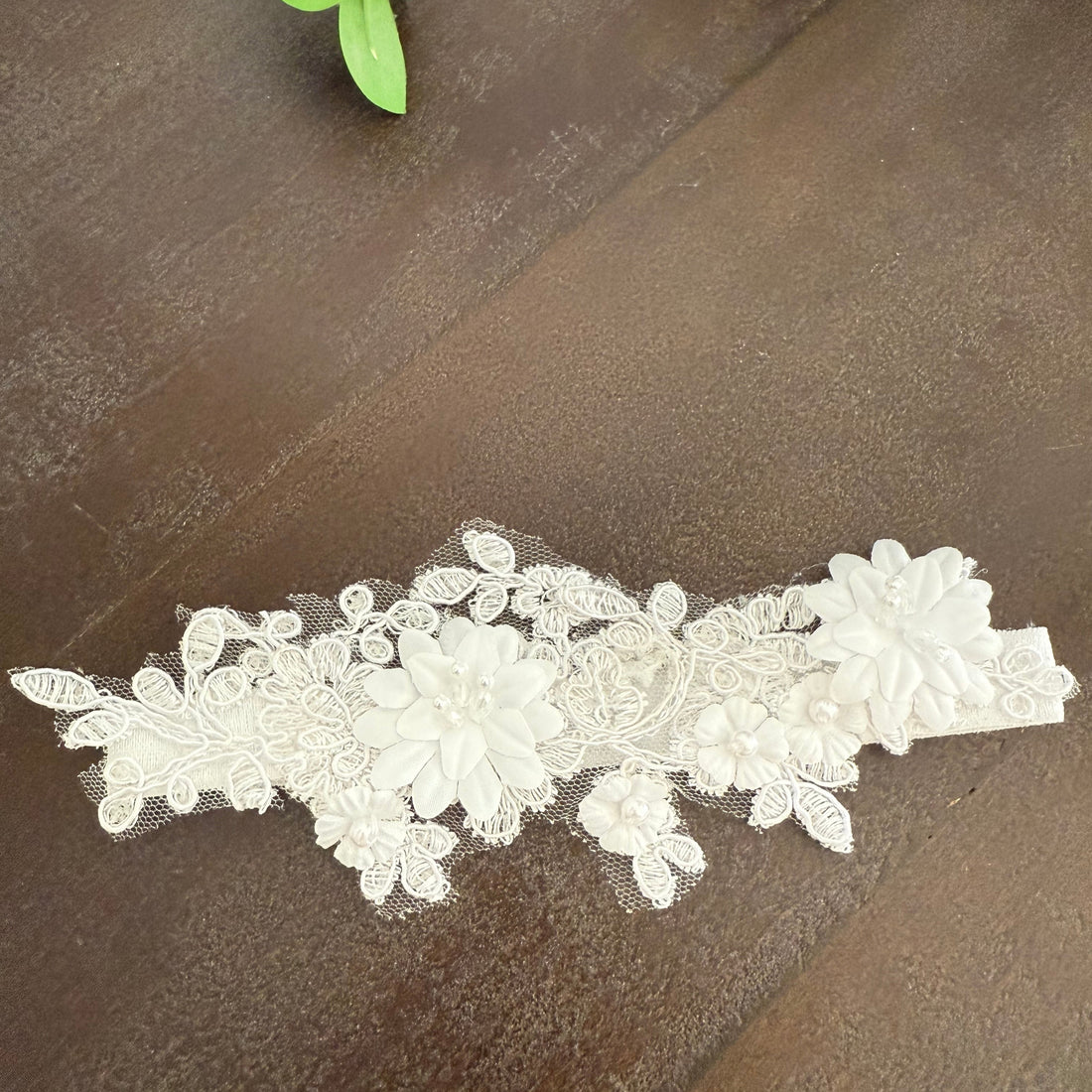 White Headband with Tulle and Flowers
